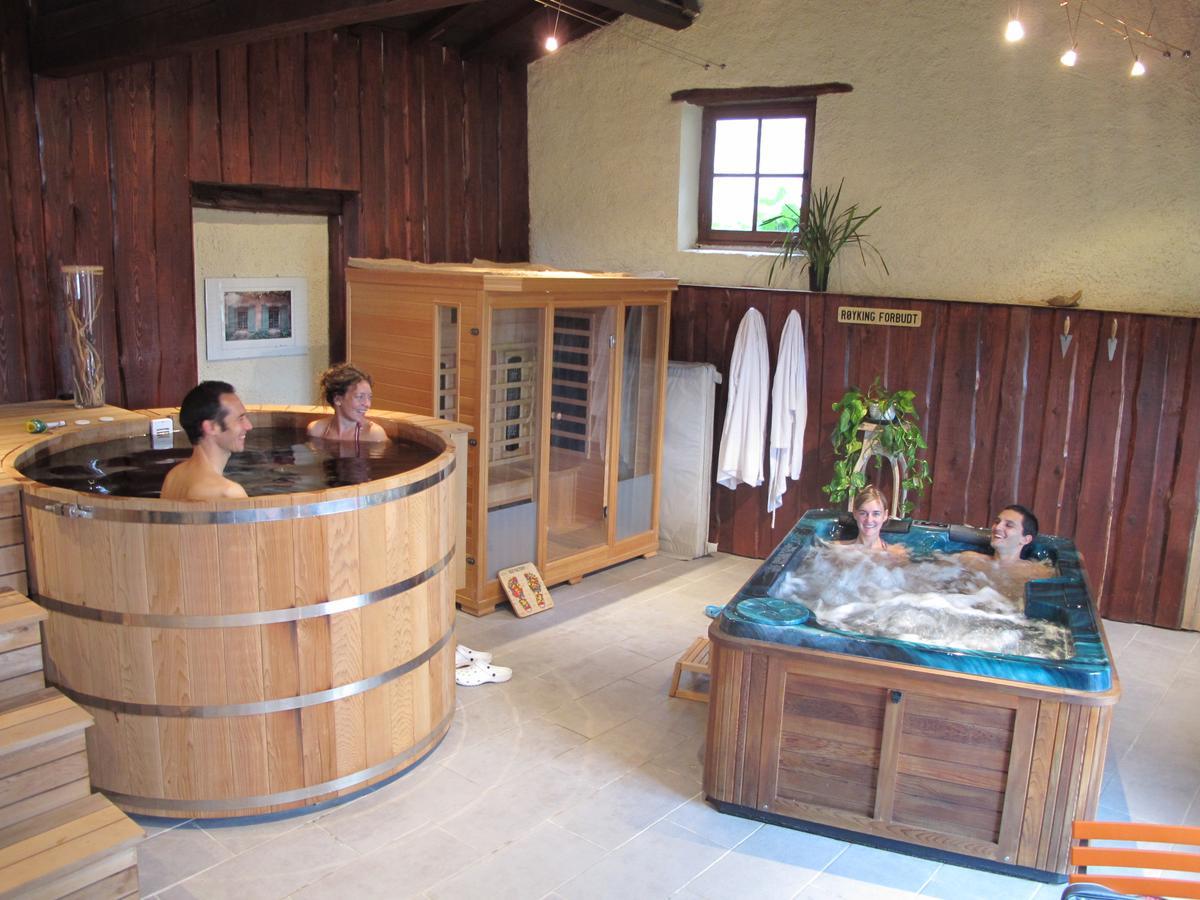 Spa Du Hameau De Bonnevay Marchampt Esterno foto
